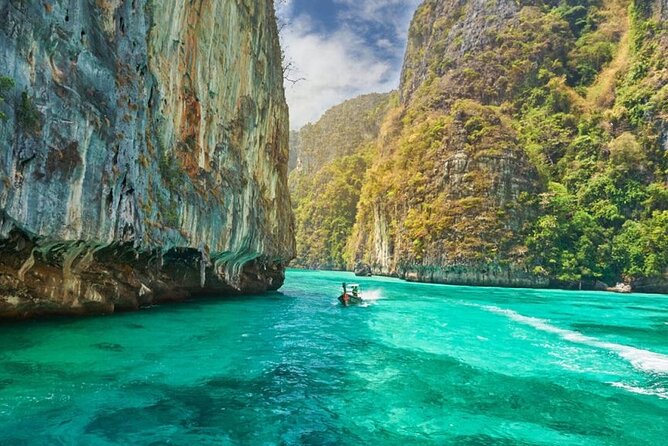 Phuket – 4 Phi Phi Islands 9 Points Snorkel Canoe Paddle Board by Speed Boat