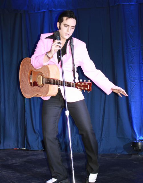 Pigeon Forge: Salute to Elvis Show