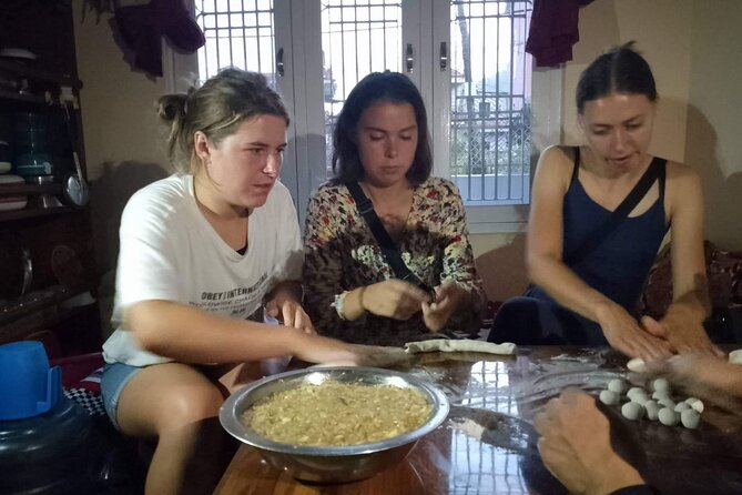 Pokhara: 1 Day Momo Making Cooking Class