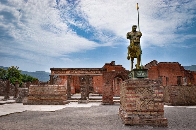 Pompeii All Inclusive Shared Tour From Naples