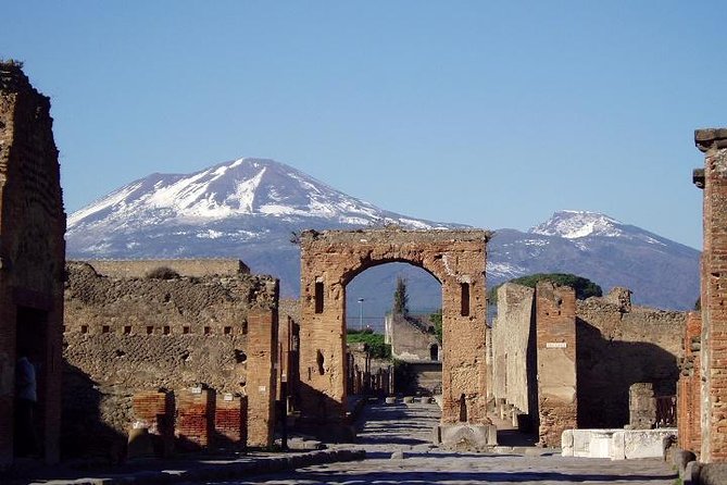 Pompeii and Naples From Rome: Full Day Private Tour With Lunch