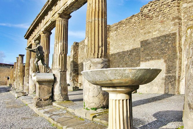 Pompeii to Vesuvius Tour With Skip-The-Line Tickets to Ruins & Volcanic Crater