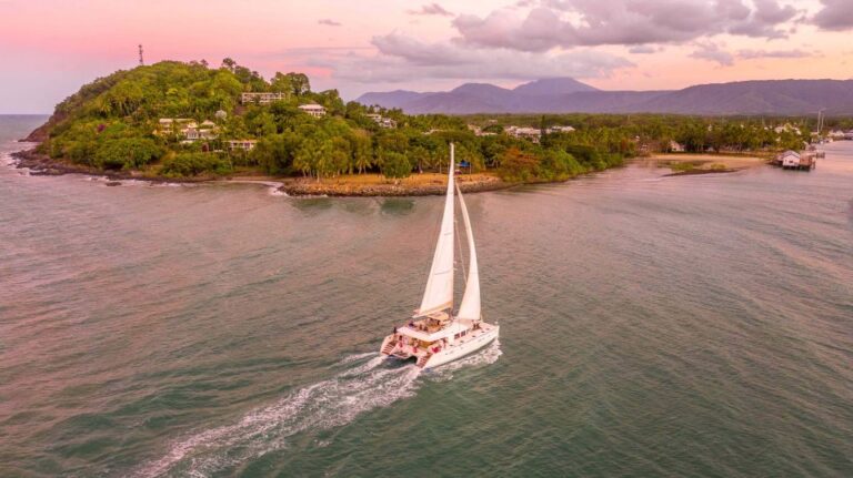 Port Douglas: Sunset Sailing Cruise on Luxury Catamaran