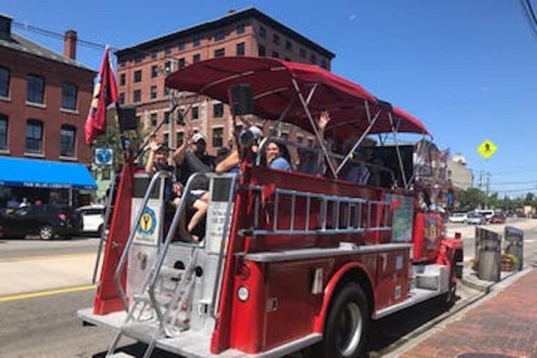 Portland, Maine: Tour in Vintage Fire Engine