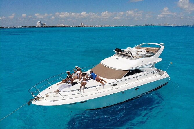 Private 46 FT Yacht Rental in Cancun Bay