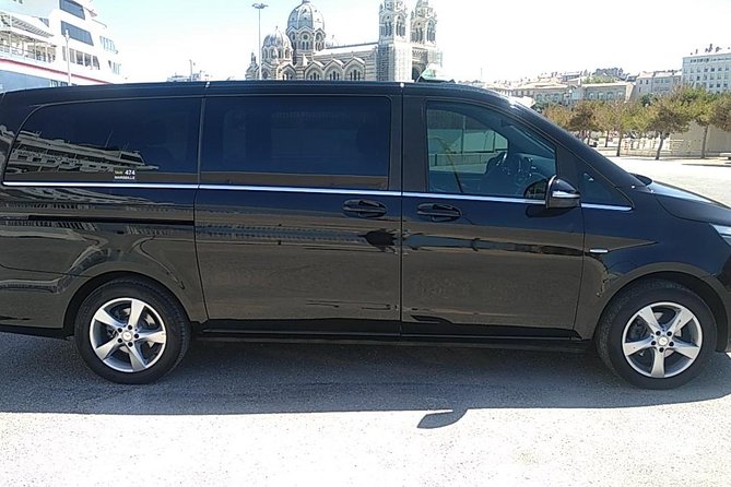 Private Arrival Transfer: Marseille Provence International Airport to Marseille by Luxury Limousine - Luxury Limousine Fleet