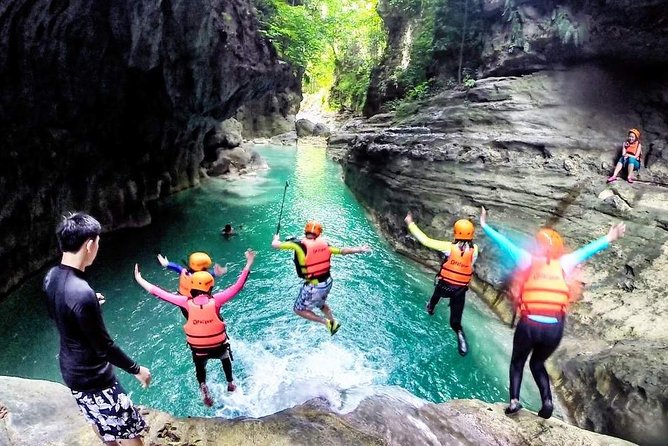 Private Cebu Tour: Oslob WhalesharkCanyoneeringKawasan Falls