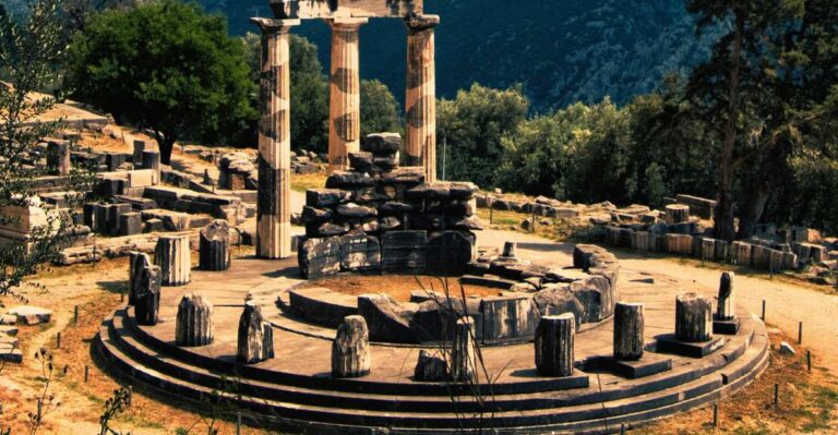 Private Day Trip to Delphi and Arachova From Athens