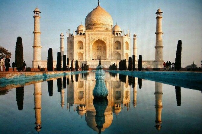 Private Day Trip to Taj Mahal by Car From Delhi