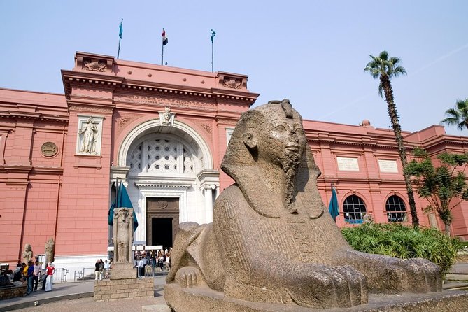 Private Guided Tour to Giza Pyramids Egyptian Museum & Khan El Kahlili Bazaar