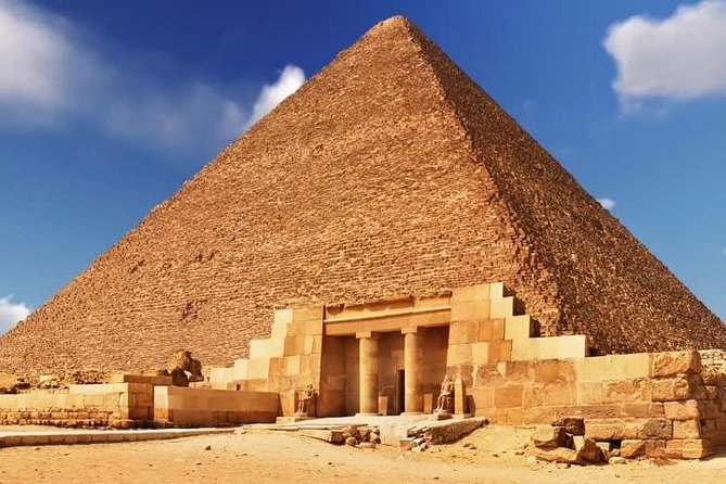 Private Guided Tour to Giza Pyramids, Sphinx, Saqqara and Memphis Lunch