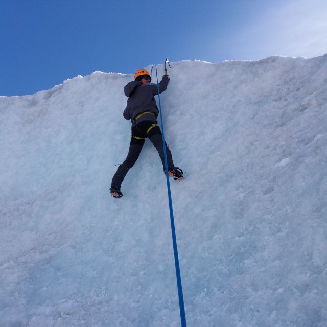 1 private ice climbing at solheimajokull Private Ice Climbing at Sólheimajökull