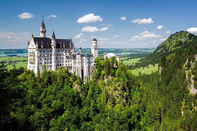 Private Munich Route: Transfers, City and Neuschwanstein Tour