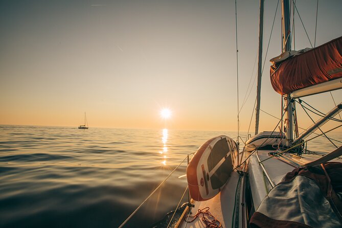 Private – Romantic Sunset Sailing on a 36ft Yacht From Hvar (Up to 8 Travellers)