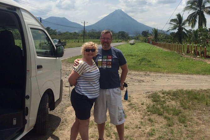 Private Roundtrip Shuttle From San Jose Airport to La Fortuna/ Arenal