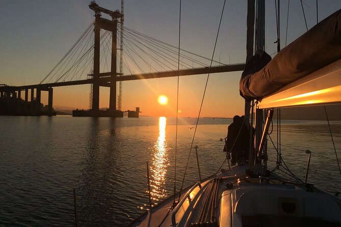 Private Sailing Tour With Romantic Dinner in the Vigo Estuary