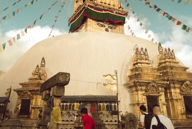 Private Short Hiking Trip to Syambhunath Stupa From Thamel