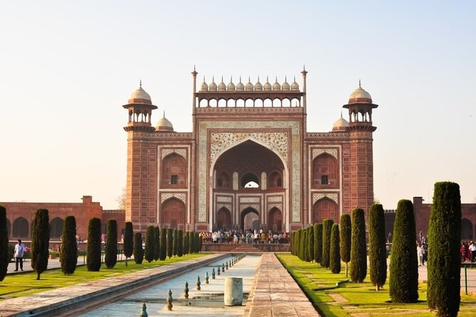 Private Sunrise Taj Mahal Tour From Delhi by AC Car-All Inclusive