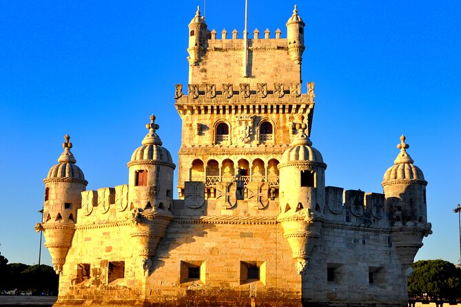 Private Sunset Cruise in Lisbon With Locals - Landmarks and Scenery