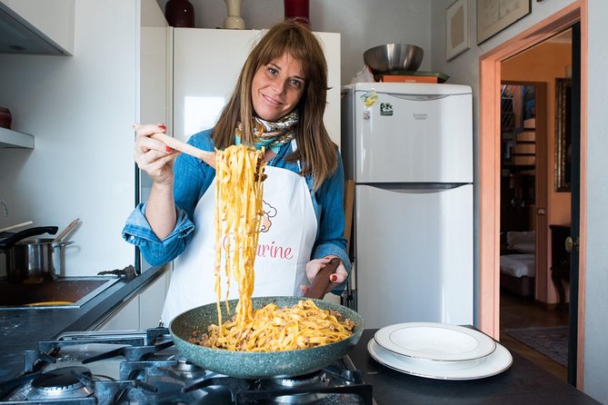 Private Tagliatelle Masterclass at a Cesarinas Home With Tasting in Bologna