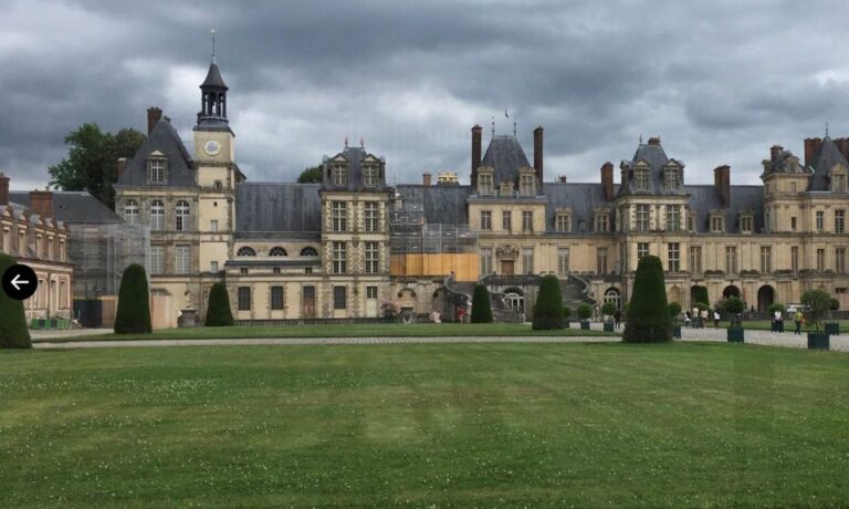 Private Tour: Chateaux De Vaux Le Vicomte & Fontainebleau