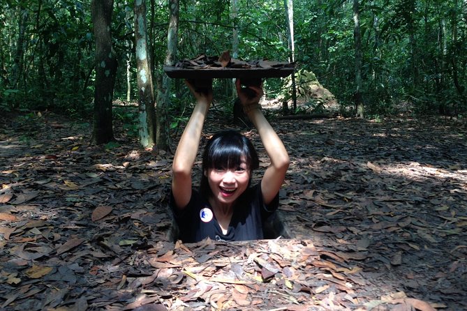 Private Tour: Cu Chi Tunnels and Cao Dai Temple