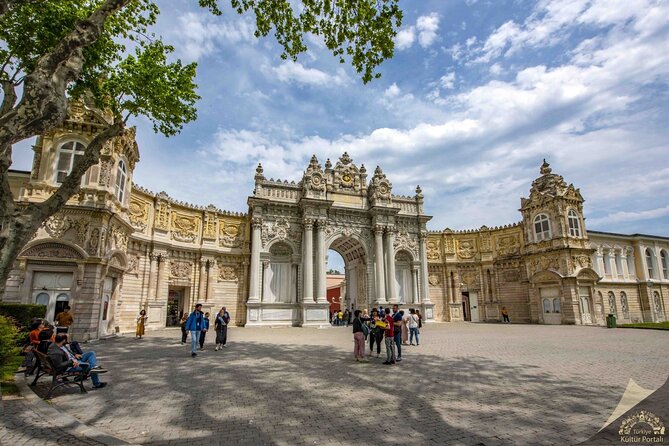 Private Tour for Dolmabahce Palace & Asian Side & Food Markets