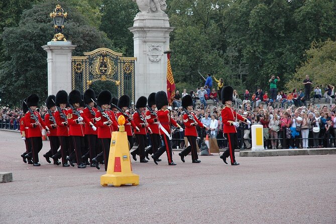 Private Tour in Buckingham Palace Guards