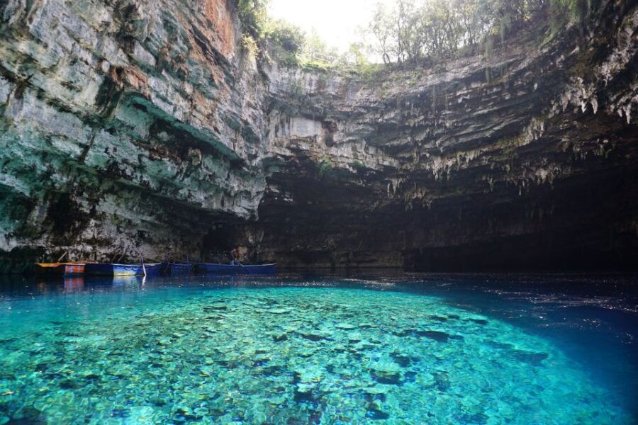 Private Tour: Melissani, Drogarati & Myrtos Swim Stop