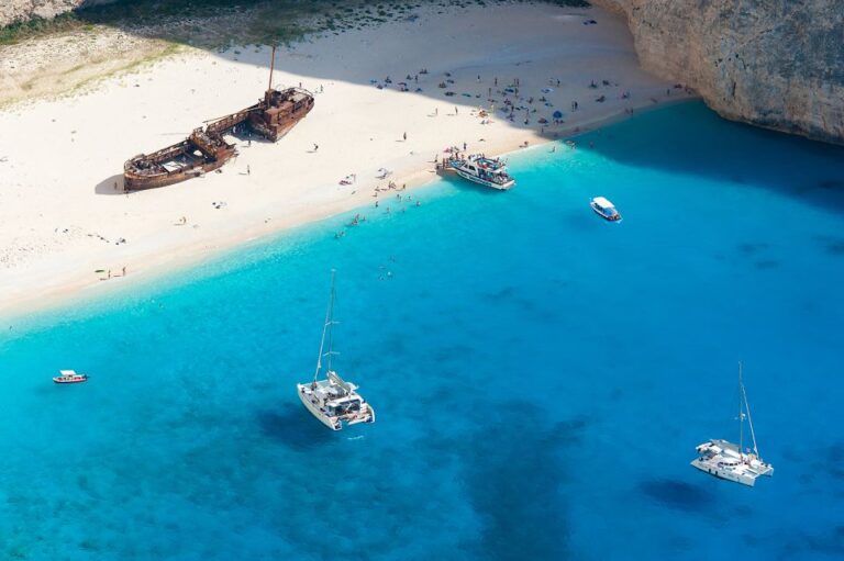 Private Tour of Navagio Shipwreck Beach and the Blue Caves