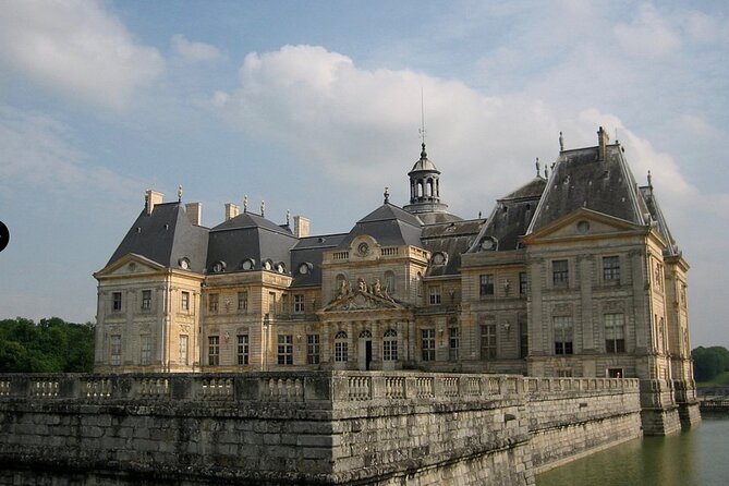 1 private tour of the great christmas of vaux le vicomte and fontainebleau Private Tour of the Great Christmas of Vaux Le Vicomte and Fontainebleau