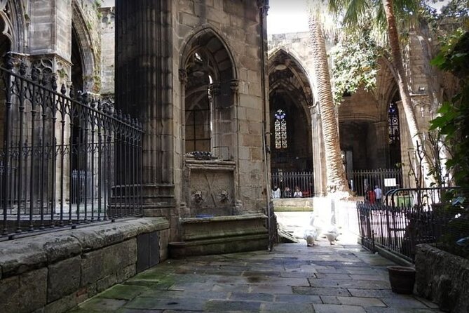 Private Tour of the Mysterious and Forbidden Barcelona