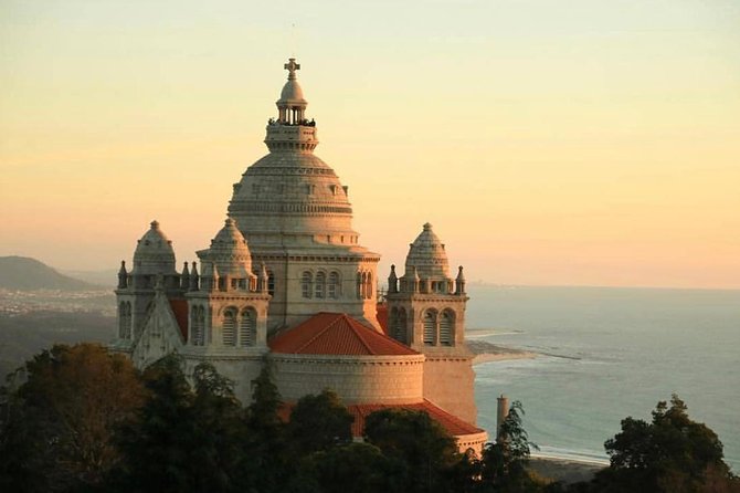 Private Tour Santiago De Compostela & Viana Do Castelo From Porto