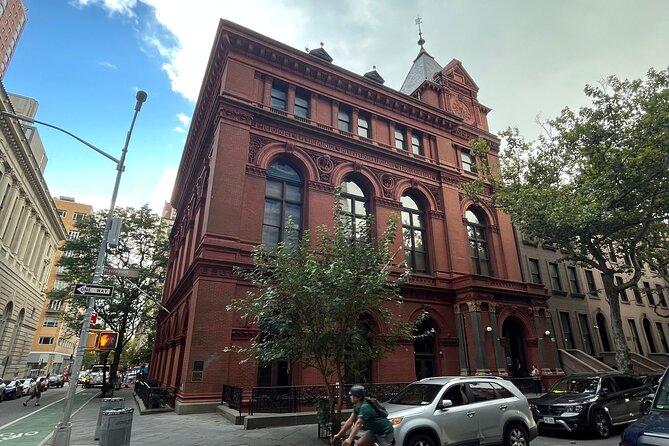 Private Tour: The Story of Brooklyn Heights - Architectural Marvels Along the Tour