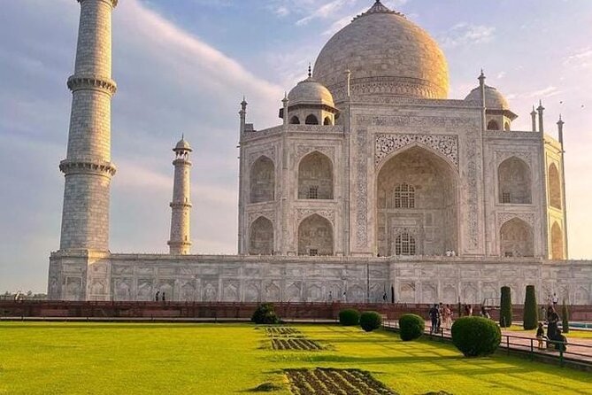 Private Tour to Agra With Taj Mahal & Agra Fort by Car