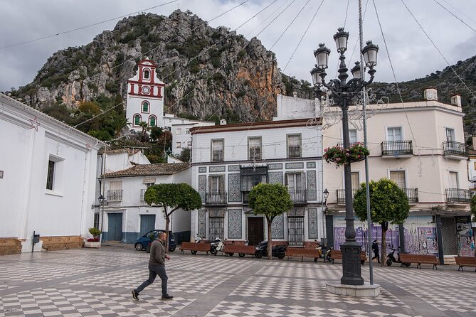 Private Tour to Arcos De La Frontera, El Bosque and Ubrique From Cadiz