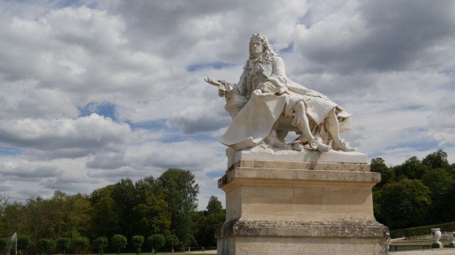 Private Tour to Chantilly Chateau From Paris