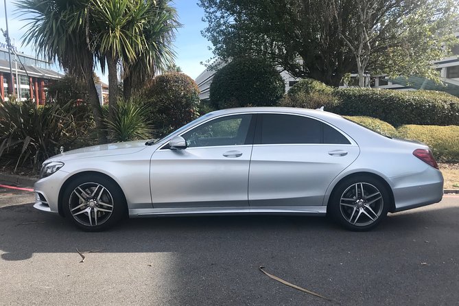 1 private transfer from heathrow airport to gatwick airport e class mercedes Private Transfer From Heathrow Airport to Gatwick Airport (E Class Mercedes)