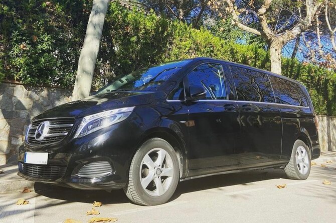 Private Transfer From the Airport to Barcelona or Vice Versa