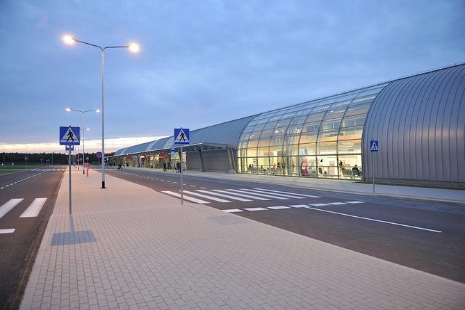 Private Transfer From Warsaw City Center to Modlin Airport WMI