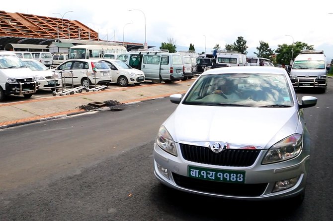 Private Transfer: Hotel to Kathmandu Airport Vehicle