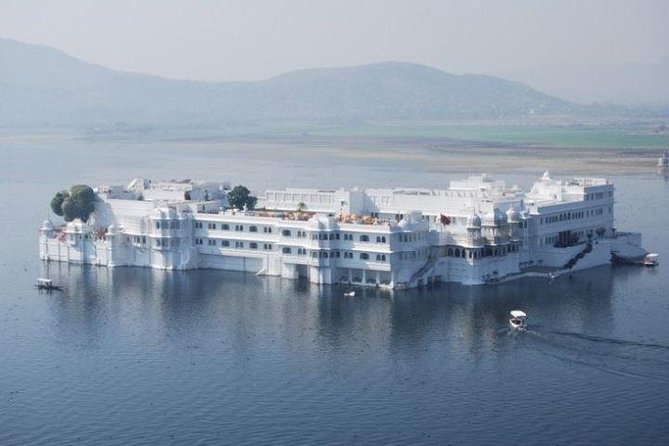 Private Udaipur Tour :2Night 3 Days With Hotel