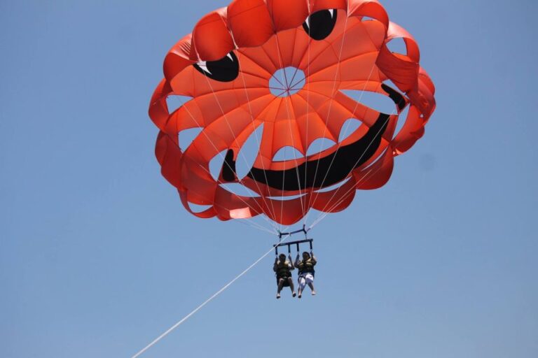 Puerto Del Carmen: 10-Minute Parasailing Expereince