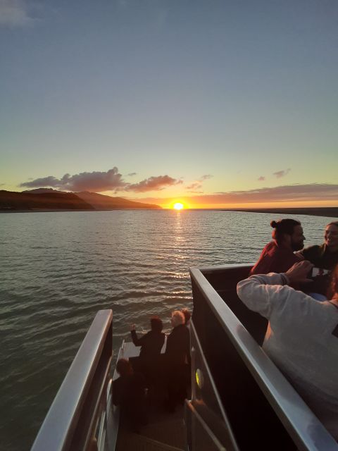 Raglan: Scenic Harbour Sunset Cruise