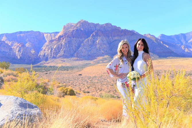 1 red rock canyon wedding by private limousine Red Rock Canyon Wedding by Private Limousine