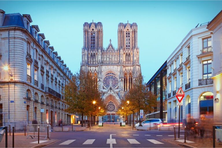 Reims: First Discovery Walk and Reading Walking Tour