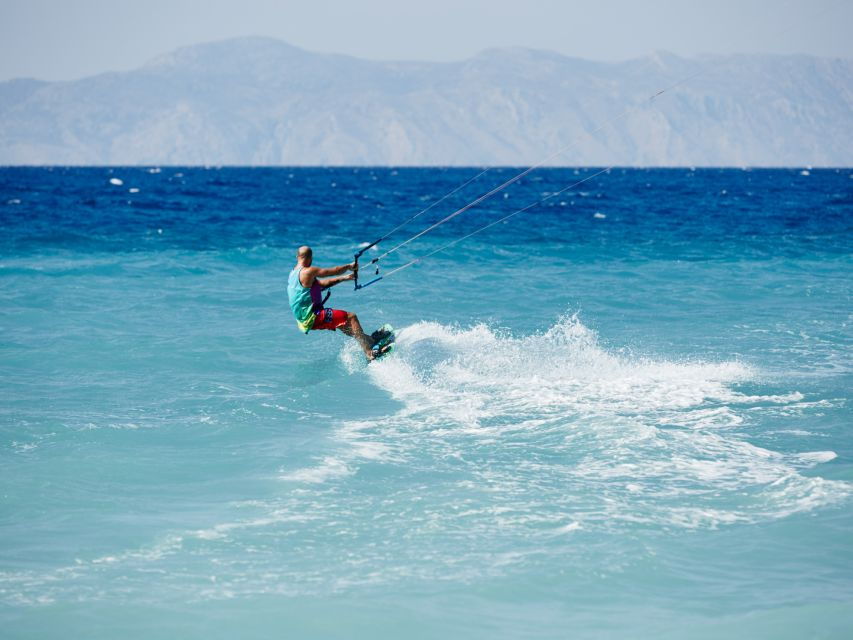 Rhodes: Kitesurfing Lessons for Beginners – Group Lesson