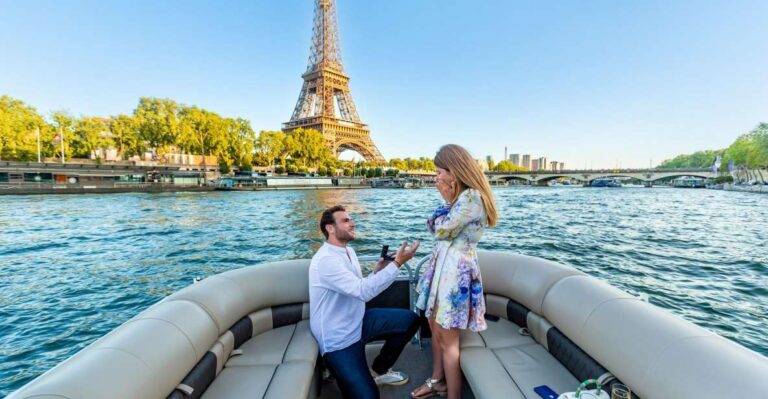 Romantic Photo Shooting on a Private Boat in Paris