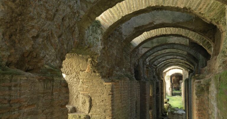 Rome: Ancient History and Colosseum Underground Tour