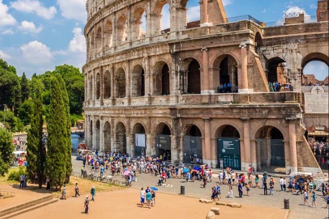 Rome: Colosseum, Roman Forum & Trajans Market Exterior Tour